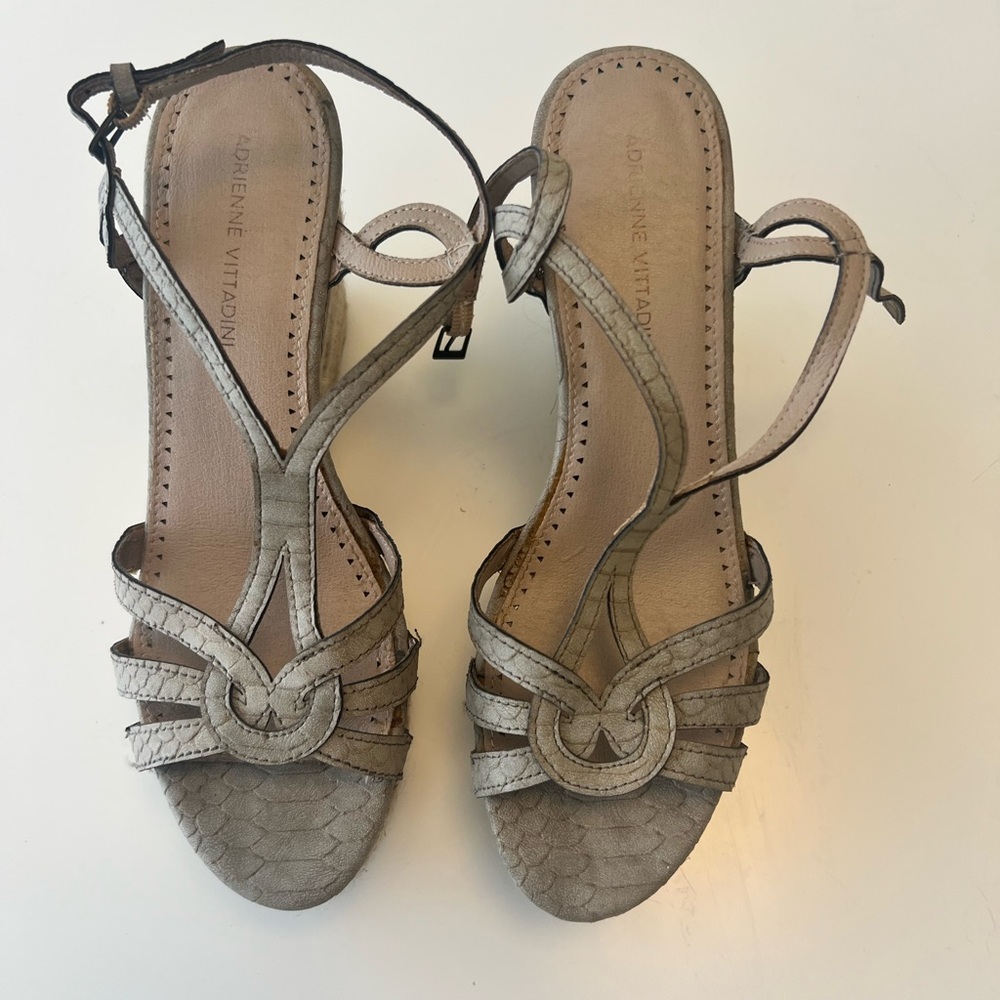 Adrienne Vittadini Women's Strappy Sandals - Gray